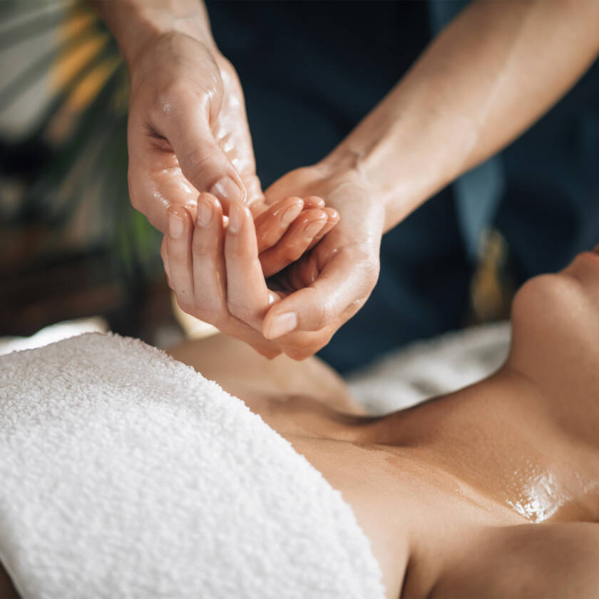 massaggio olistico, Accademia Massaggio e Benessere, Formazione specialistica in Massaggio, Genova